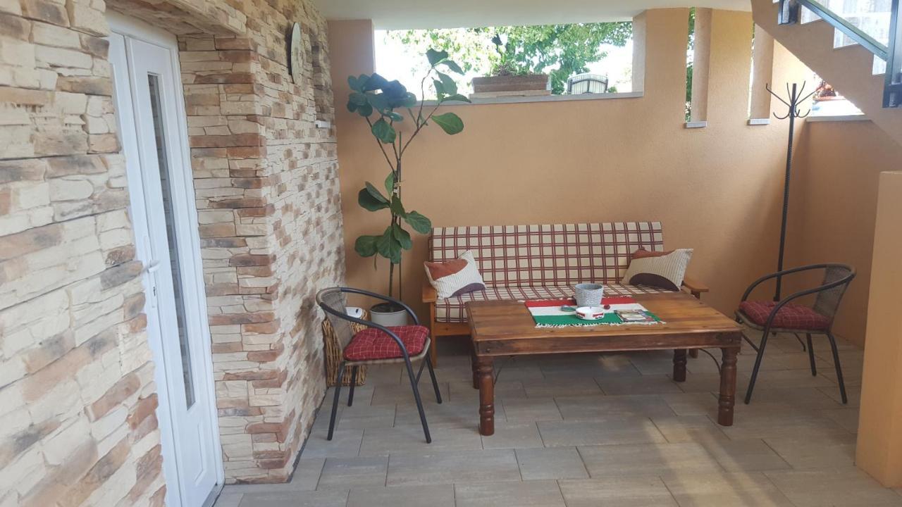 Gyoengyvirag Apartman Keszthely Exterior photo